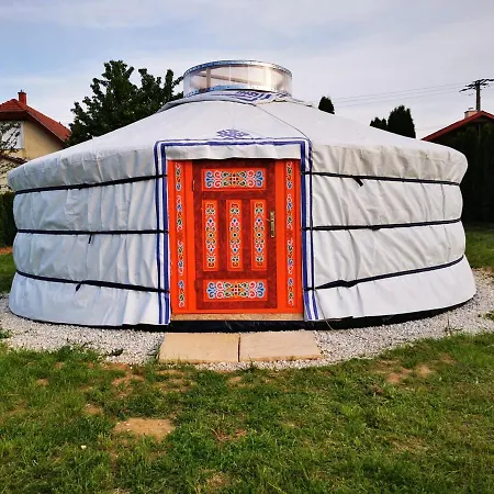 Jurta Szallas Holiday home